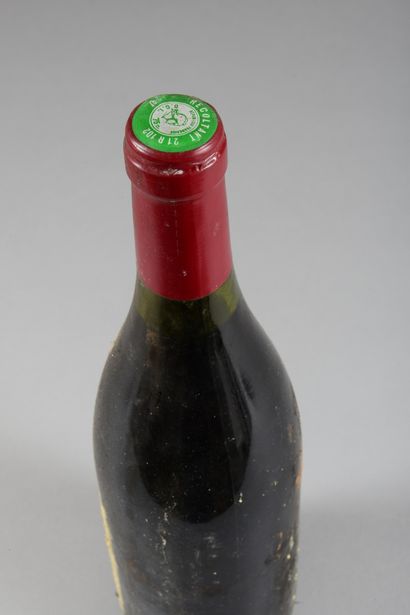 null 1 bottle RICHEBOURG, Henri Jayer 1987 (stained ea, very stained band, slightly...