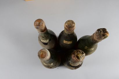 null 5 bouteilles COTEAUX DU LAYON "Clos des Quarts de Chaume", Ch. Belle-Rive 1953...