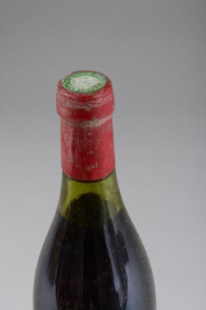 null 1 bouteille RICHEBOURG, Henri Jayer 1983 (es, tachée, bandeau très abîmé, TLB,...