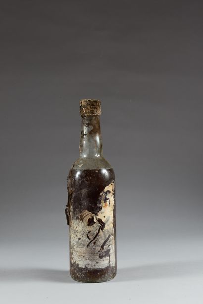 null 1 bouteille RHUM (eta, B, illisible, probablement Trois Rivières, vieux)
