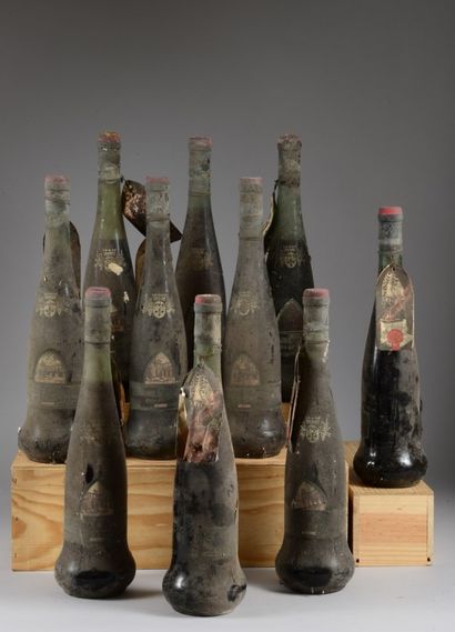 null 11 bouteilles CÔTES DE PROVENCE rouge, Château Ste-Roseline (3 de 1945, 1 LB,...