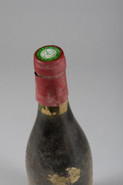 null 1 bouteille VOSNE-ROMANÉE "Cros-Parantoux 1er cru", Henri Jayer 1984 (lambeaux...