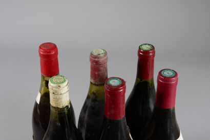 null 6 bouteilles BOURGOGNE (Pommard 1964 L'Héritier-Guyot, elt, MB; Nuits "Richemone"...