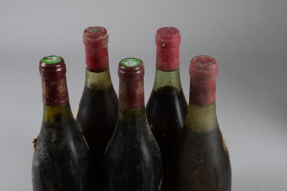 null 5 bouteilles MONTHELIE (2 Suremain 1976, TLB; elt; 3 de Jean Garaudet, elt,...