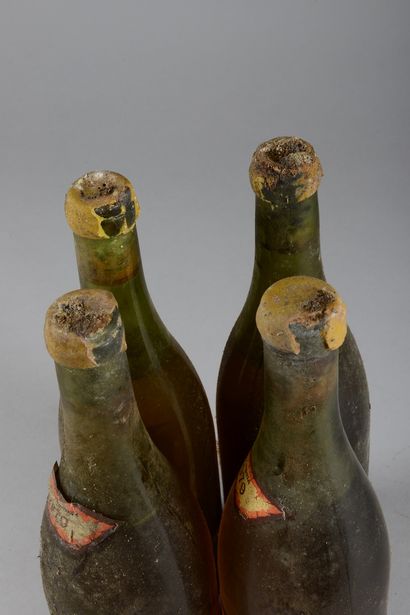 null 4 bouteilles ARBOIS PUPILLIN, Bouillert 1979 (1 elt, 3 ett, caps cire abîmées,...