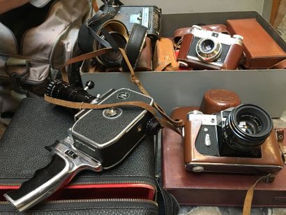 null Caméra Bolex Maillard Zoom Reflex P2 et ses accessoires (boite en cuir)
On y...