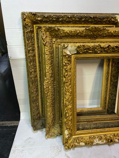 null Lot de trois cadres en bois et stuc doré de style Louis XIV
73 x 55 x 16 cm...