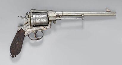 Grand revolver de type Gasser Monténégrin...
