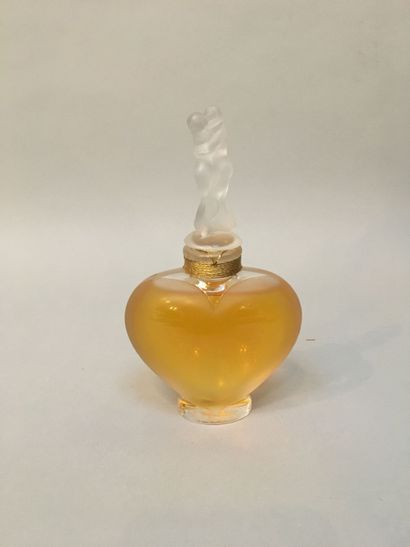 null Lalique parfums - "L'Amour" - (1997)
Flacon en cristal incolore et dépoli pressé...