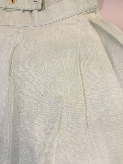 null HERMES Paris made in France
Wrap skirt in water green linen. Size 42 approximately....