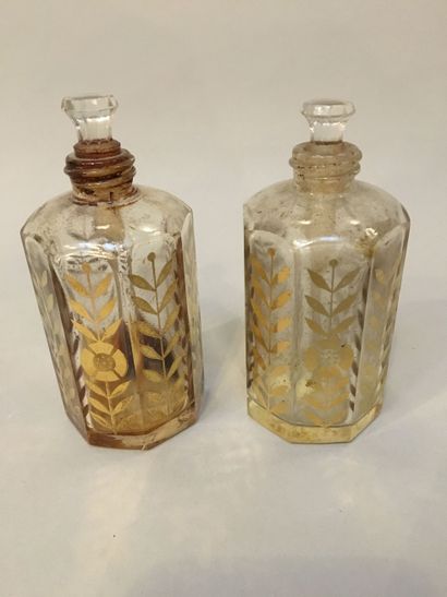 null Ahmed Soliman - (1950s - Cairo)
Two colorless glass cylindrical flasks pressed...