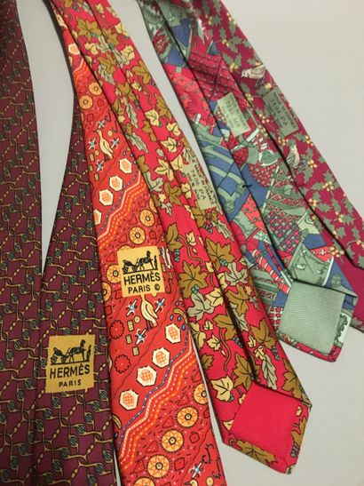 null HERMES Paris made in France: Lot de 5 cravates en soie imprimé à motif diverses,...