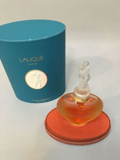 null Lalique parfums - "L'Amour" - (1997)
Colorless and frosted crystal bottle pressed...