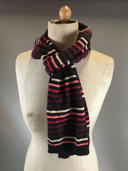 null Sonia RYKIEL
Woolen scarf with multicolored stripes.