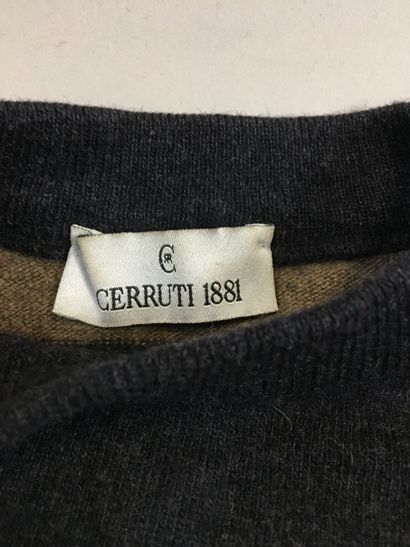 null CERRUTTI 1881 for Men
Navy and beige striped wool sweater. Size M.