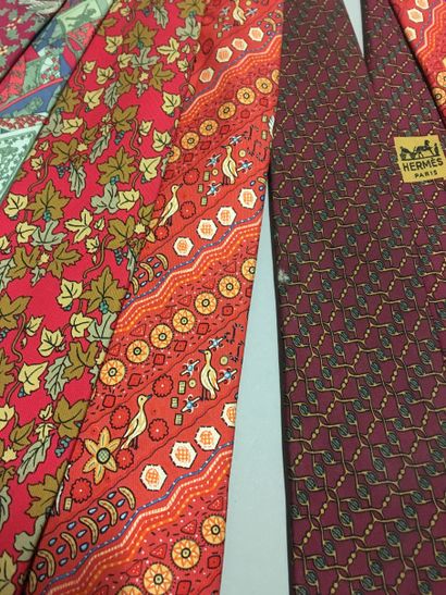 null HERMES Paris made in France: Lot de 5 cravates en soie imprimé à motif diverses,...