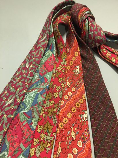 null HERMES Paris made in France: Set of 5 ties in printed silk with various patterns,...