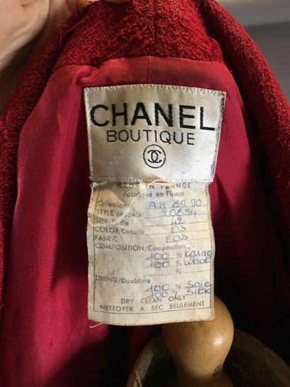 null CHANEL Boutique: Fall Winter 1989-1990: Oversized single breasted shawl collar...