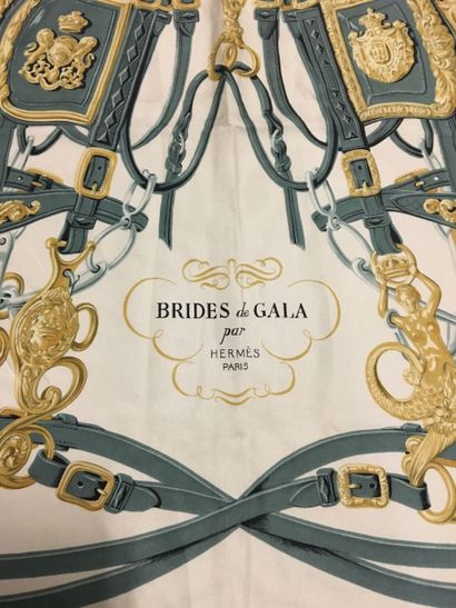 null HERMES Paris made in France: Carré en soie imprimé titré « Bride de Gala » marge...