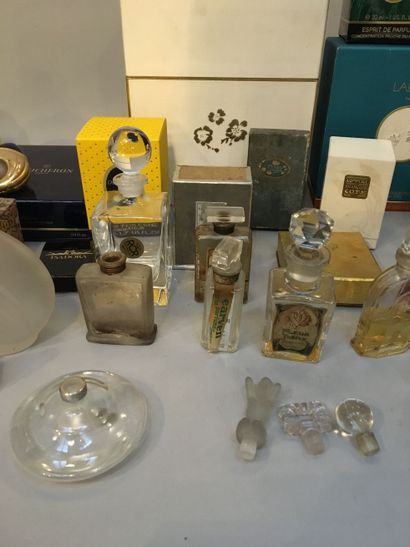 null Various Perfumers - (years 1920-1980)
Assortment of 23 bottles, some without...