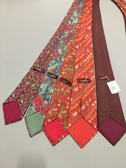 null HERMES Paris made in France: Set of 5 ties in printed silk with various patterns,...