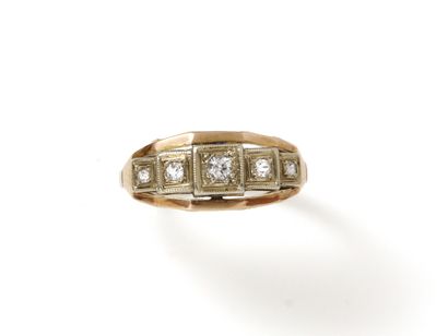 null 2-tone gold ring 750 thousandths, set with a line of white stones. Gross weight:...