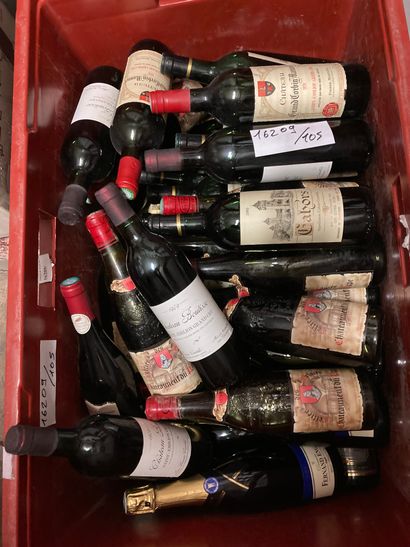 null Une Caisse. Important lot de vins dont Chateau Neuf du Pape 1979, Cahors 1980,...