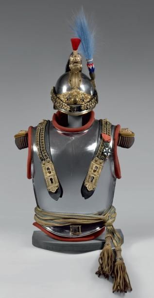 null Ensemble de général de cuirassiers: - Casque d'officier modèle 1874, bombe en...