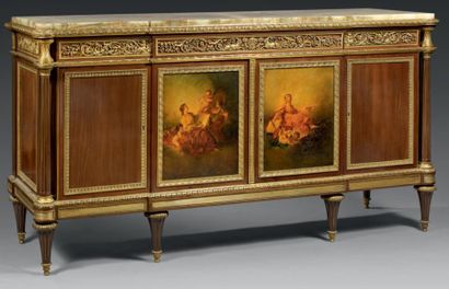 null Important meuble en acajou richement orné de bronzes ciselés et dorés tels que...