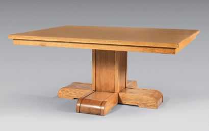 TRAVAIL FRANÇAIS 1940 Pair of oak dining tables with a rectangular top and a square-section...