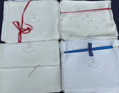 420- Lot de 29 serviettes de table en coton...