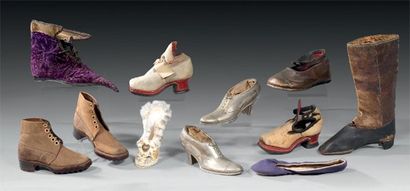 Amusante collection de chaussures miniatures,...