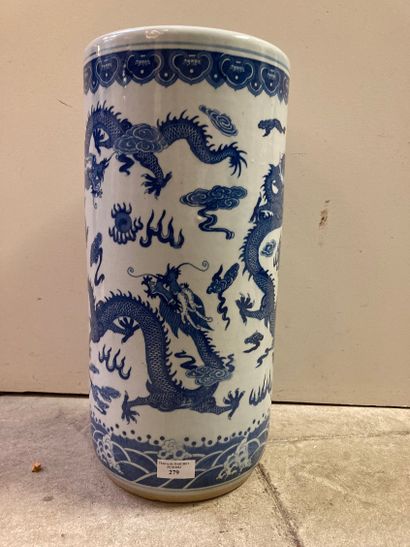 CHINE Cylindrical porcelain rod holder decorated in blue underglaze with pentadactyl...