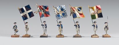 Divers : 7 figurines dont 5 porte-drapeaux,...