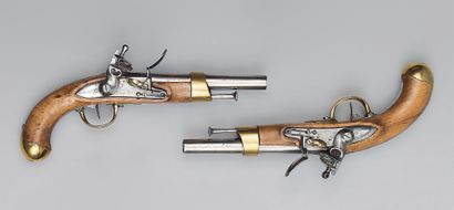 Deux pistolets à silex modèle an XIII pouvant...