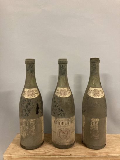 3 bouteilles MOULIN A VENT Caves beaujolaises...