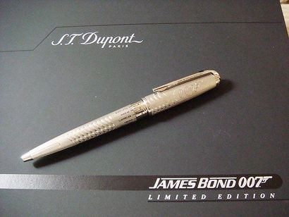 DUPONT "Olympio",Édition limitée "James Bond" Mini stylo bille doté d'un mécanisme...
