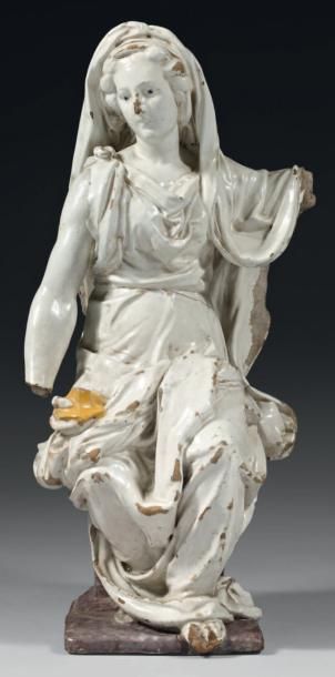 Atelier de Lucas Della ROBIA, à Florence Belle sculpture émaillée blanche représentant...