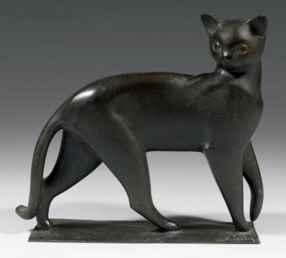 KELETY Alexandre (1868 - 1940) «Chat debout». Épreuve en bronze à patine noire, fonte...