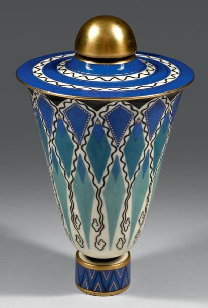 RUHLMANN Jacques-Émile (1879 - 1933) & SÈVRES (Manufacture Nationale de) Vase couvert...