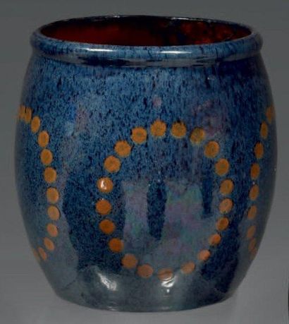 JOURDAIN Francis (1876 - 1958) Grand vase ovoïde à col ourlé en terre cuite, décor...
