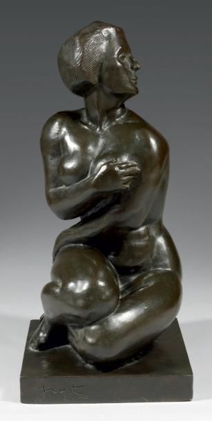 Georges Lucien GUYOT (1885 - 1973) Modèle nu assis Epreuve en bronze patiné, signée...