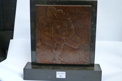 Charles DESPIAU (1874 - 1946) Couple Relief, épreuve en bronze patiné, signée en...