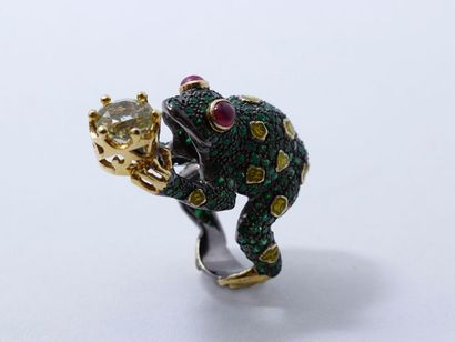 CHRISTOPHE TERZIAN Bague en argent noirci et vermeillé, stylisant une grenouille...