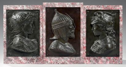VERROCHIO (d'après) Trois plaques en bronze ciselé et patiné, figurant des profils...