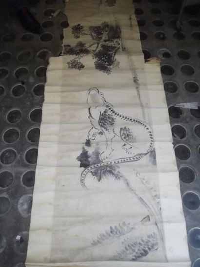 CHINE - XIXème siècle Reptile sous un arbre Peinture encre sur papier, signée Yao...