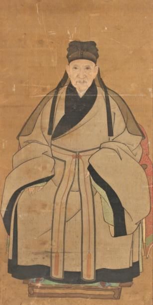 CHINE - Epoque MING (1368 - 1644) Portrait d'ancêtre assis Encre et polychromie sur...