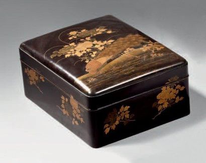 JAPON - Epoque MEIJI (1868 - 1912) Boite de forme rectangulaire en laque noir décoré...