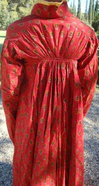 null Redingote d'été imprimée en rouge Andrinople, Provence, vers 1812 Robe redingote...