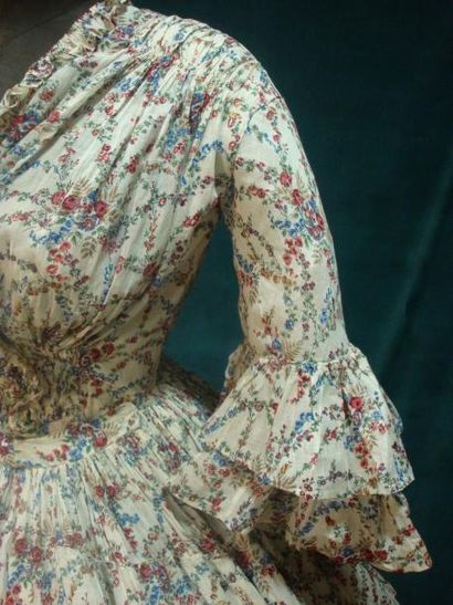 null Robe d'été en percale imprimée, vers 1855 Coton crème imprimé au rouleau d'un...